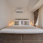 Prestige Апартамент *