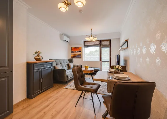 Prestige Central Apartments Warna