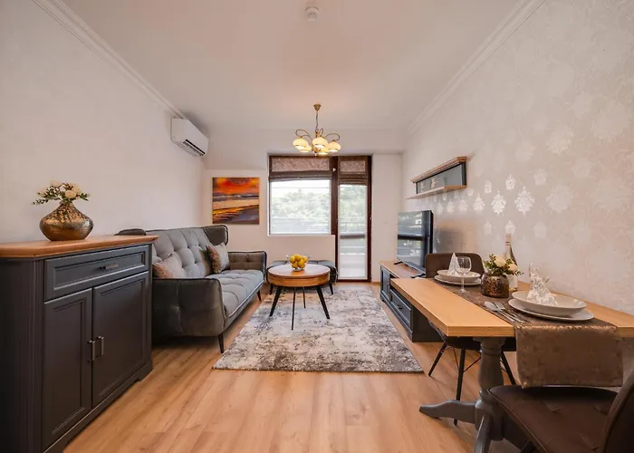 Prestige Central Apartments * Warna