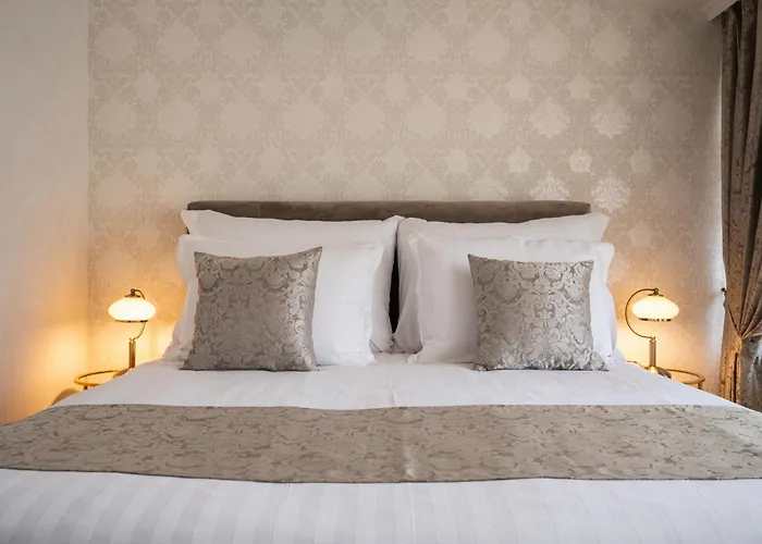 Prestige Central Apartments Warna